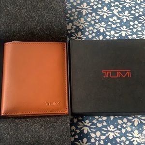 tumi modernist wallet